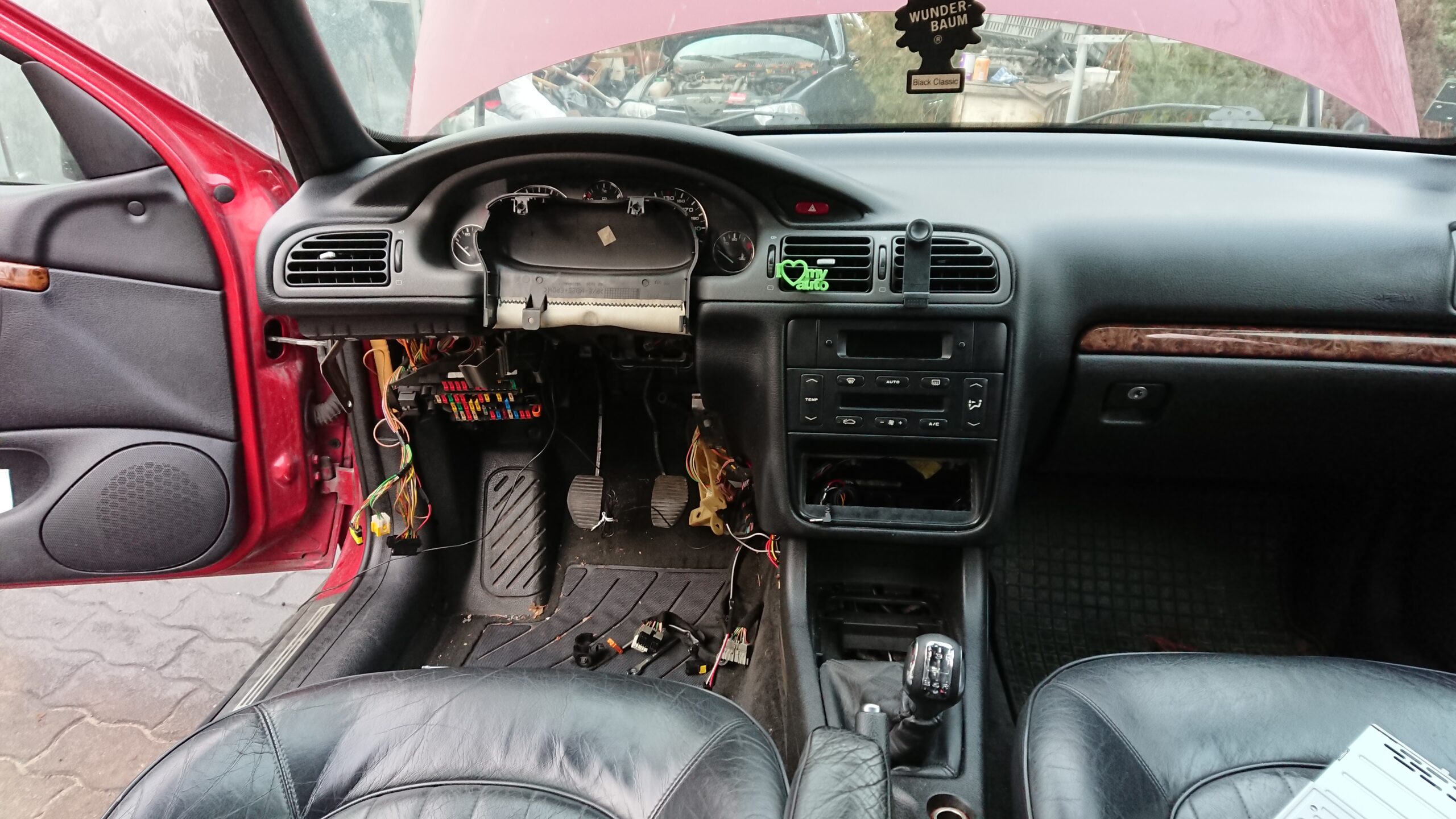 Read more about the article Peugeot 406 D9 fűtésradiátor csere
