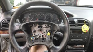 Peugeot 406 kopott gumi kormány