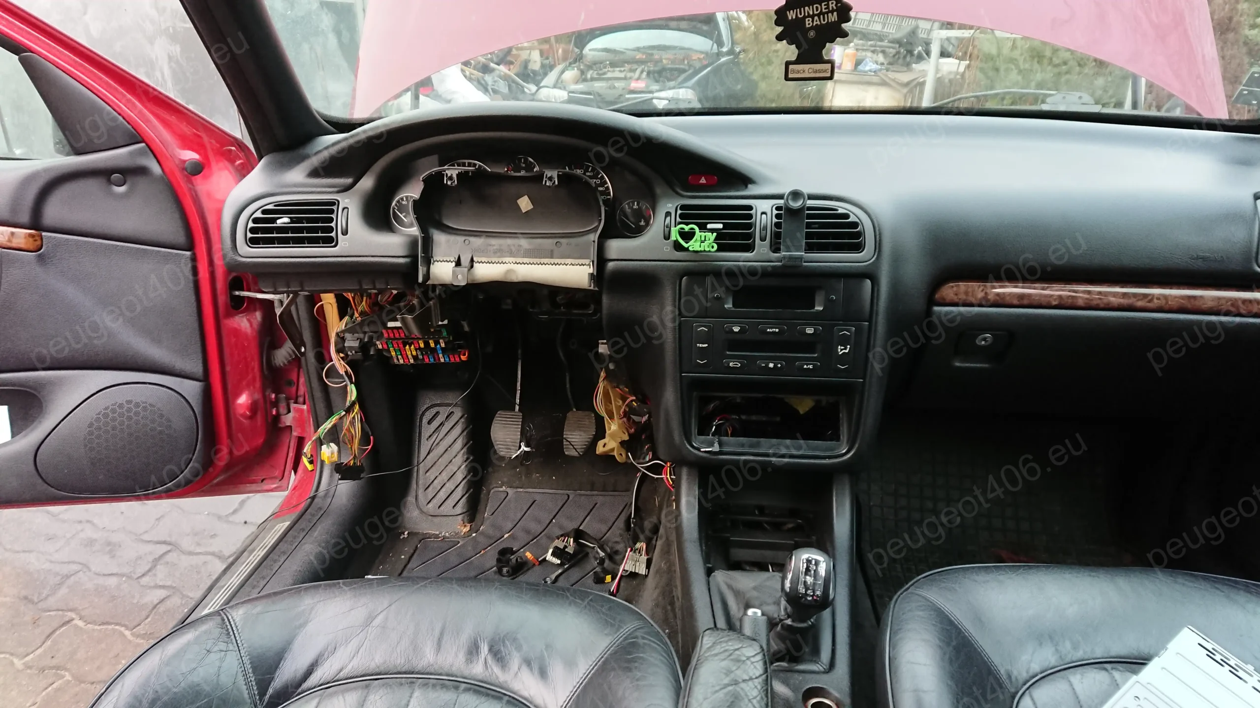Read more about the article Peugeot 406 D9 fűtésradiátor csere