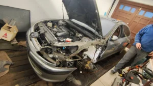 Read more about the article Peugeot 607 Z8 karosszéria elemek cseréje, motortéri javítások, lambdaszondák cseréje